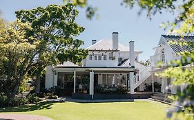 Whispering Oaks Guest House